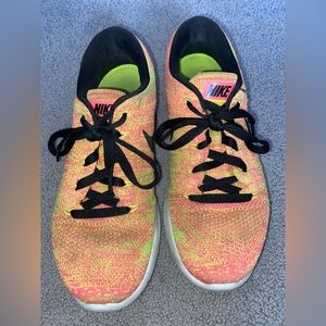 NIKE women’s running shoes